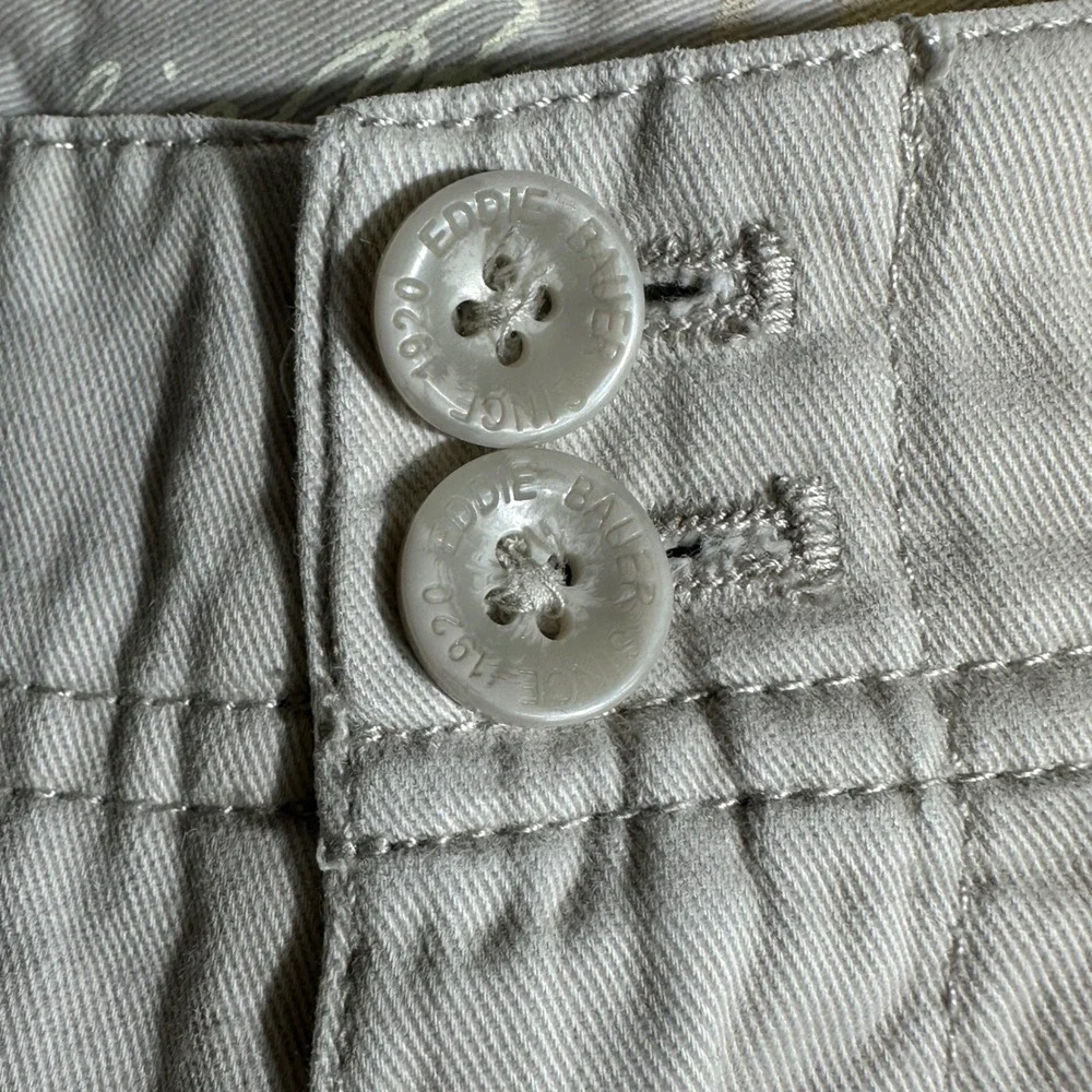 Eddie Bauer Women Khaki Chino Shorts‎ Size 6 Flat Front Casual Summer Legendary